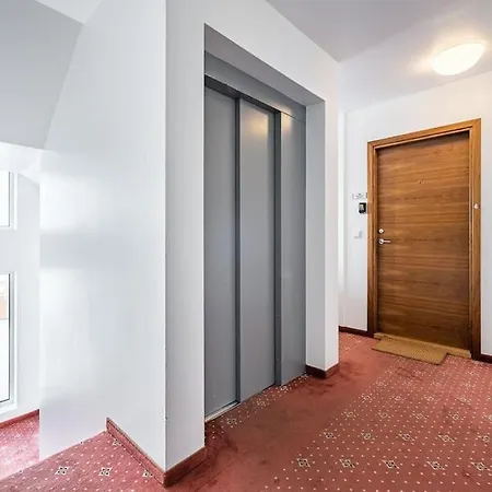Luxury Apartment, Prime Location Apartment