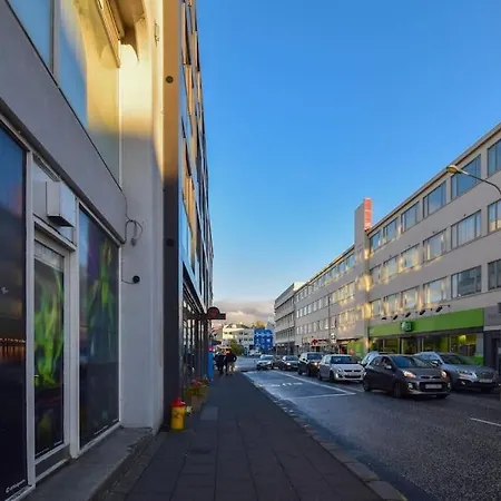 Luxury Apartment, Prime Location Apartment *